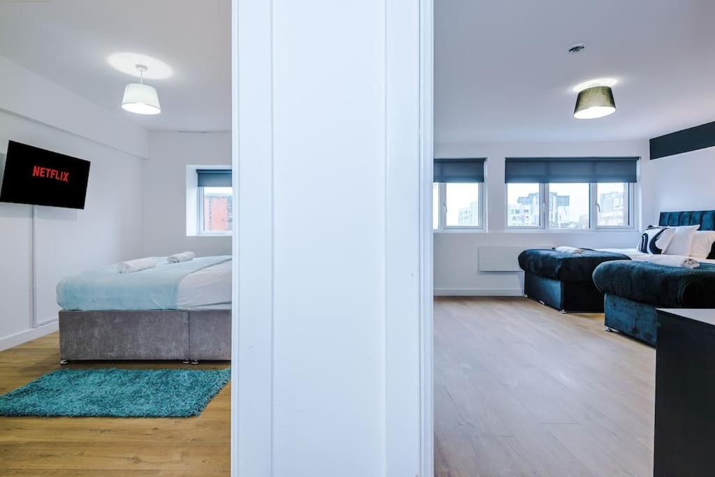 #6 - Vibrant In Centre - Sleeps 7