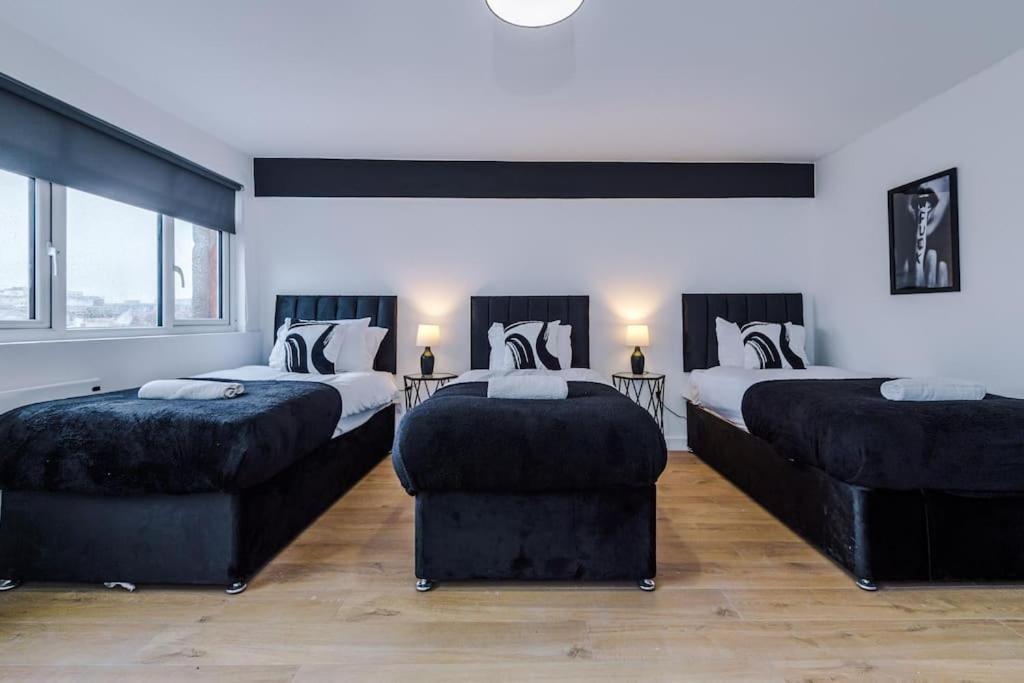 Apartment #6 - Vibrant In Centre - Sleeps 7 *